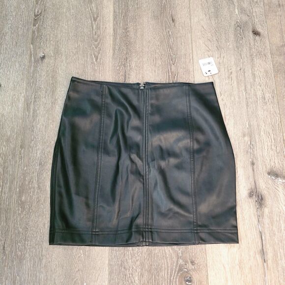 Free People Dresses & Skirts - NWT Free People Black Faux Leather Zip Up Short Mini Skirt Size 10